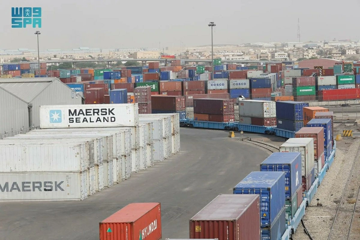 السكك الحديدية السعودية تمدد فترة التخزين المجاني إلى 30 يوماً في الميناء الجاف بالرياض
