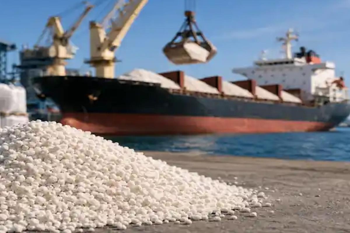 اضطرابات الشحن في الخليج تهدد بارتفاع أسعار الأسمدة والغذاء في آسيا