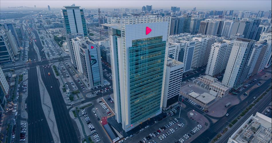 بنك أبوظبي التجاري يحقق أرباحاً قياسية بـ 3.781 مليار درهم في الربع الأول